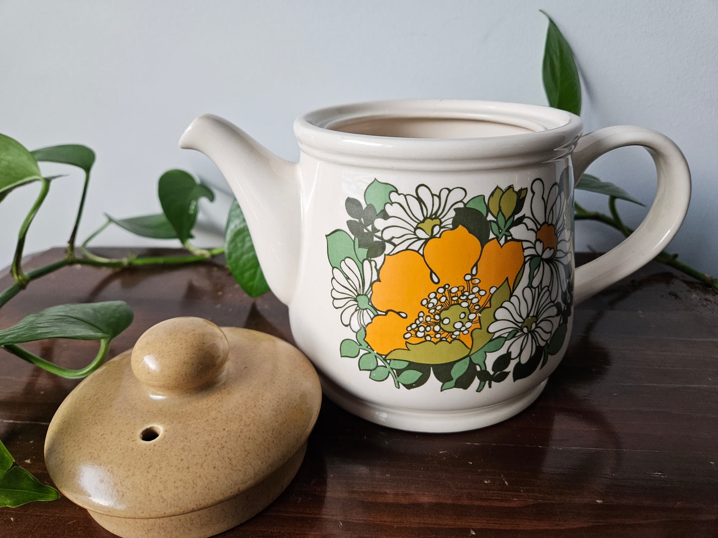 Vintage Sadler “Buttercups & Daisies” Teapot