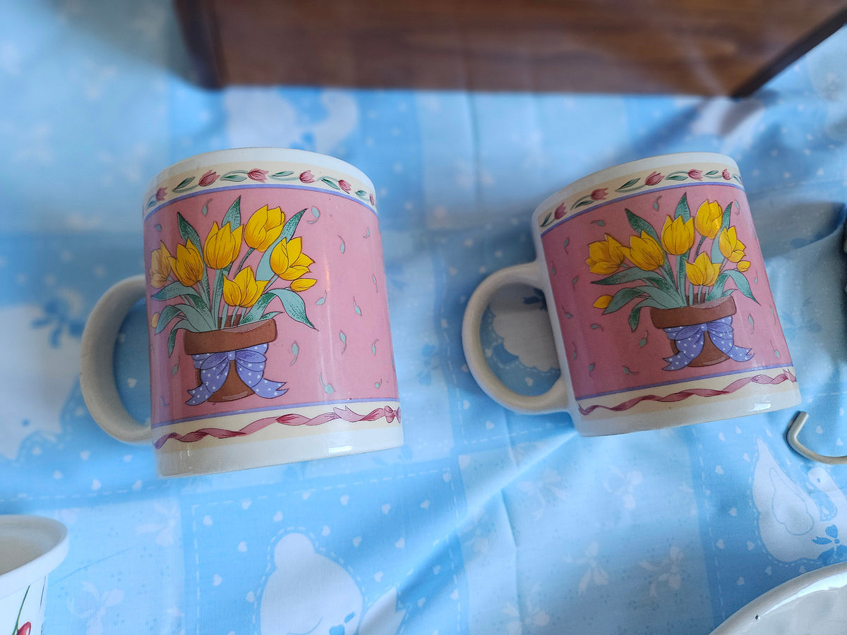 Vintage Tulip Gibson Mugs